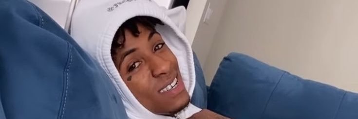 itzmerye's profile banner image