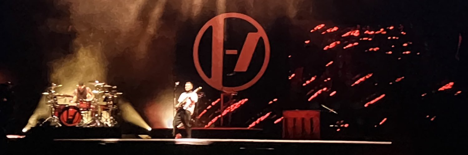 Ken 💙 |-/ Blizzcon/Shaky Knees/OHIO?? banner