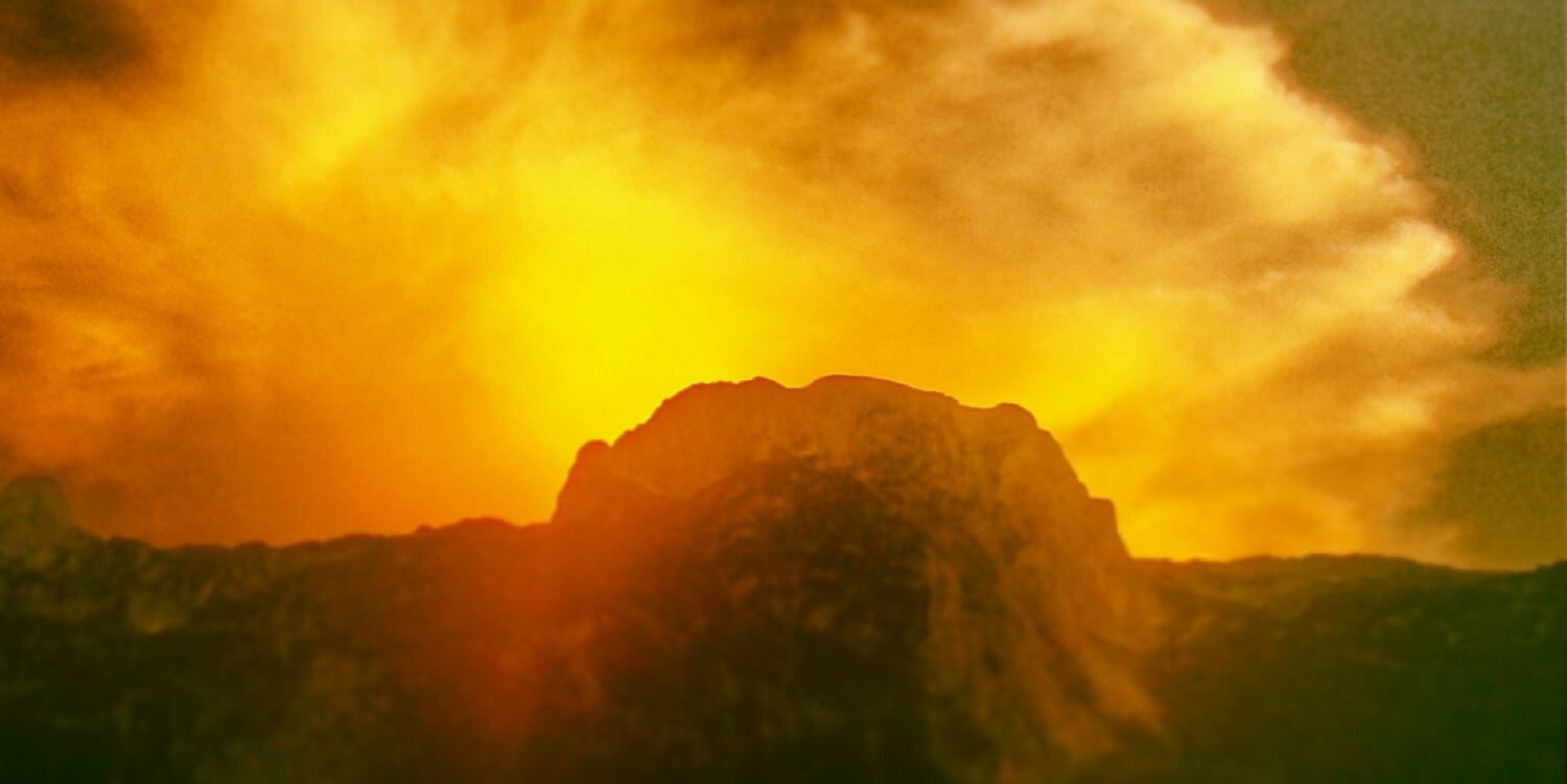 dundh's profile banner image