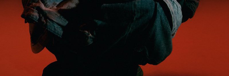 이빨강 banner