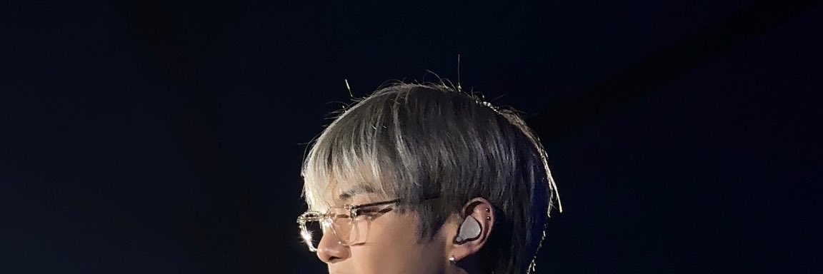 แดนพ่อทุกสถาบัน banner
