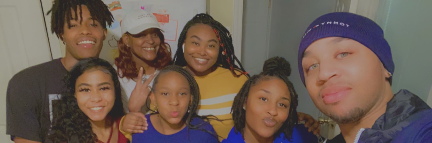 ViewersAdvised's profile banner image