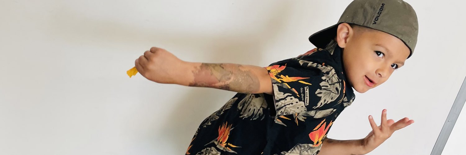 TezzyLopez's profile banner image