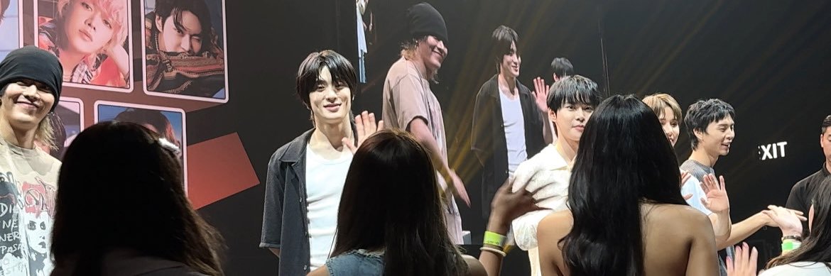 𝒥 ｡ banner