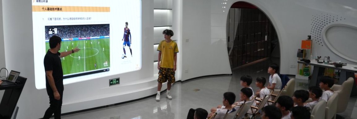 Roger Barnils banner