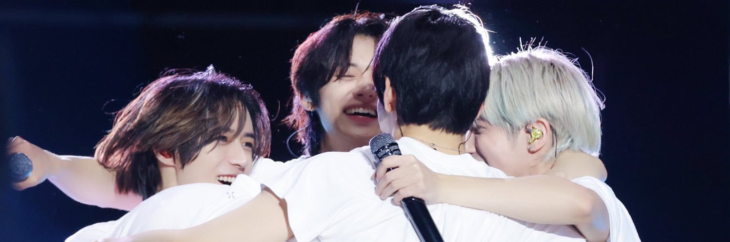 alinaxyj304's profile banner image