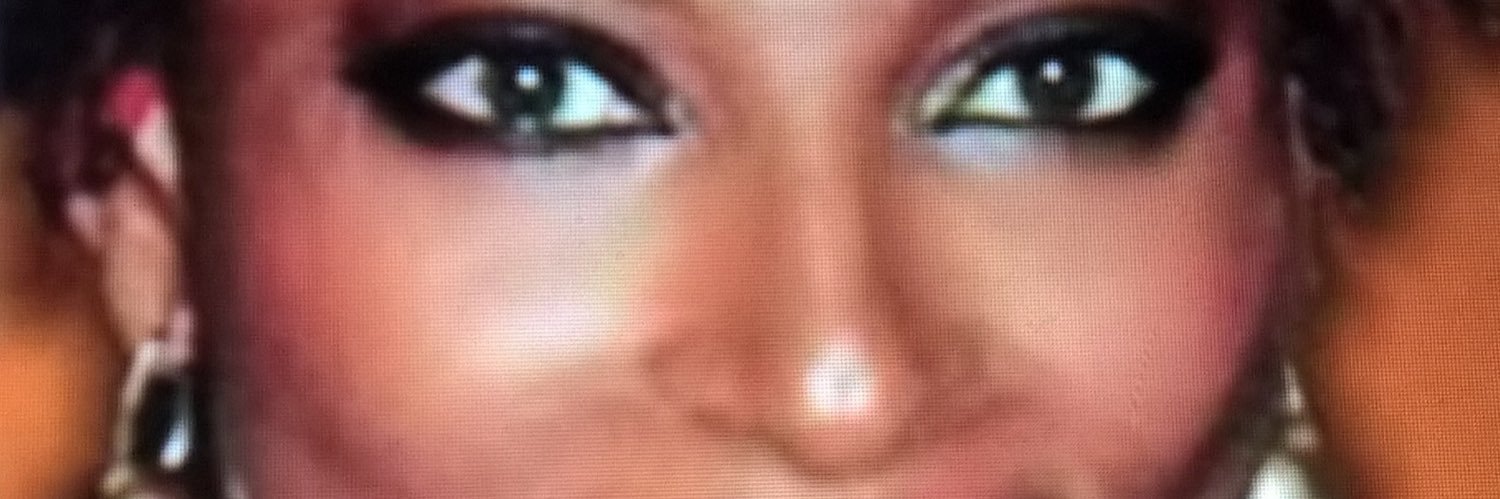 bee_kika's profile banner image