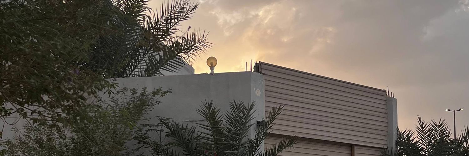 _em8i's profile banner image