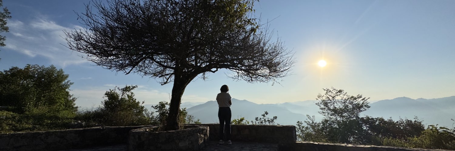 .• Kova Navarrete •. banner