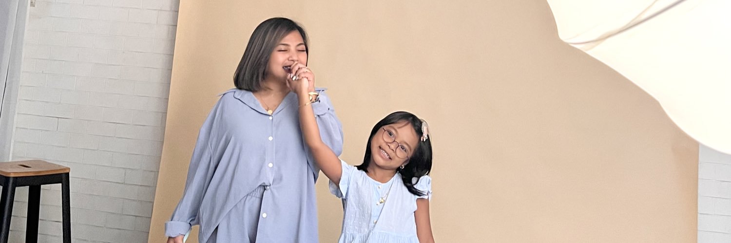 daniella banner
