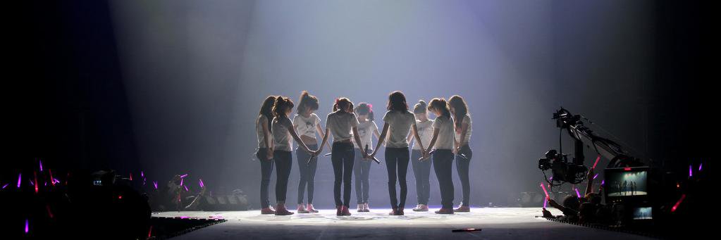 ร่มสีเทา banner