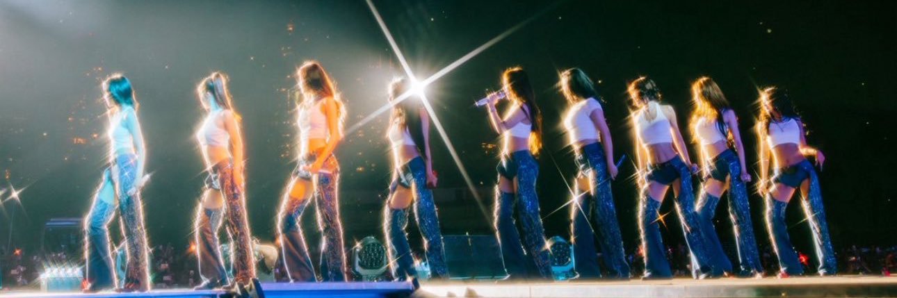 V banner