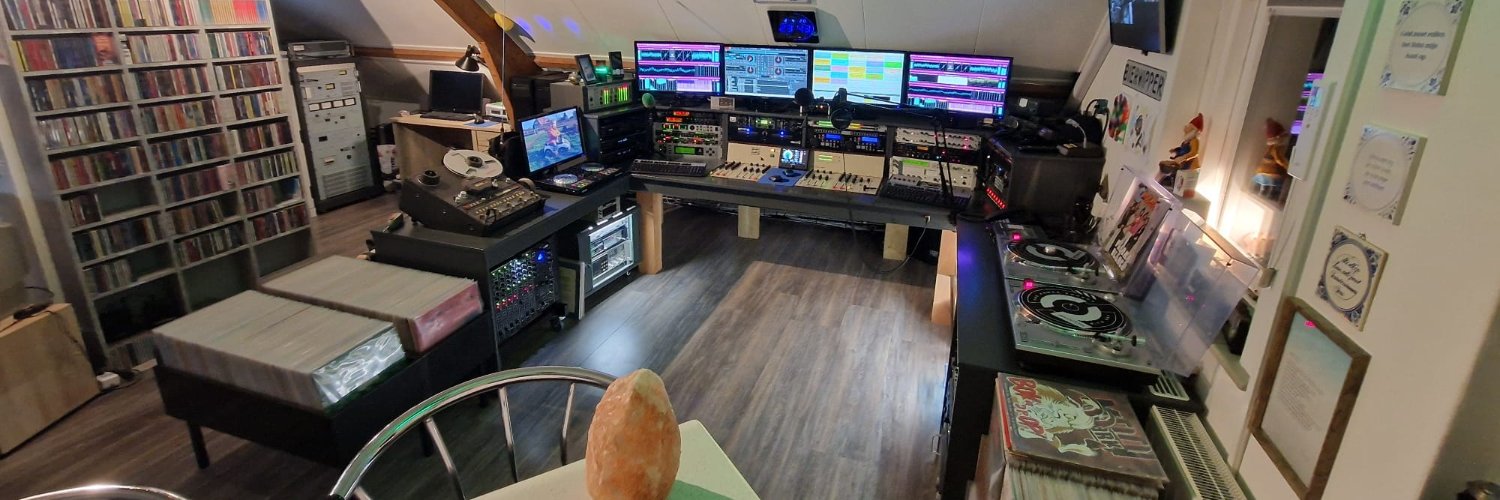 MARATHON CHARTS RADIO banner