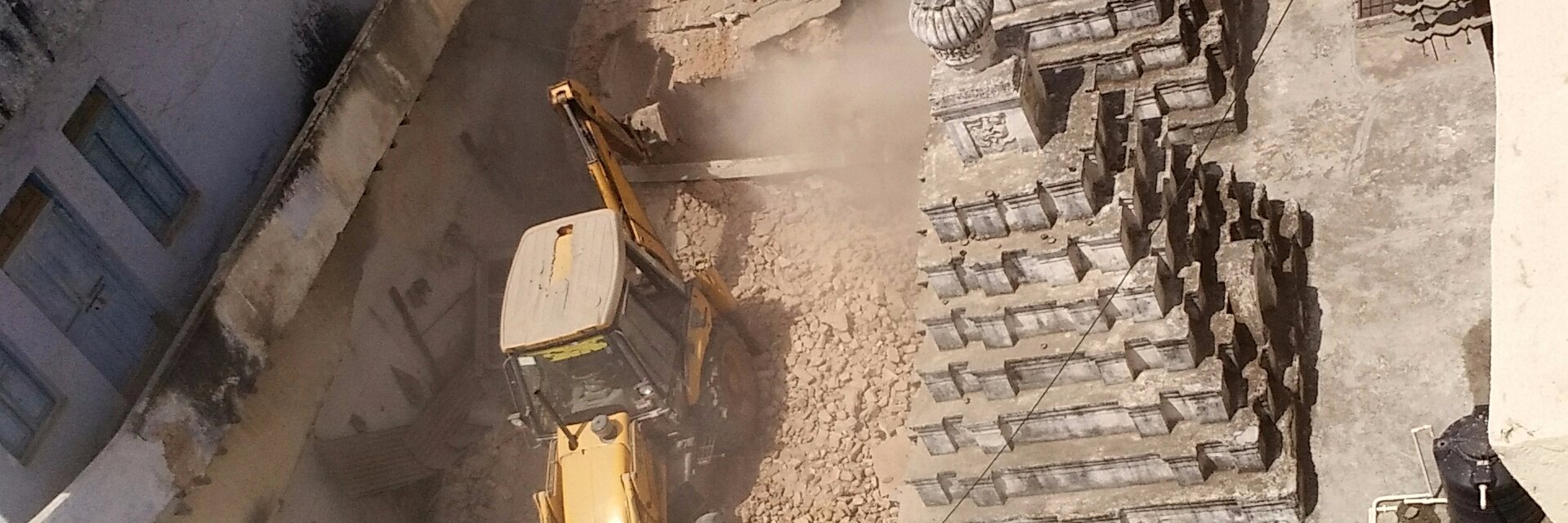 Velide Anand, M.Com., MBA,LL.B., LL.M banner