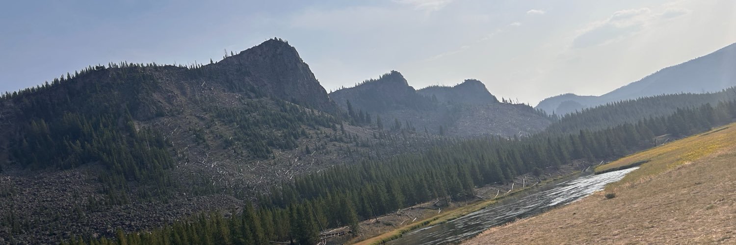 the_centrist_7's profile banner image