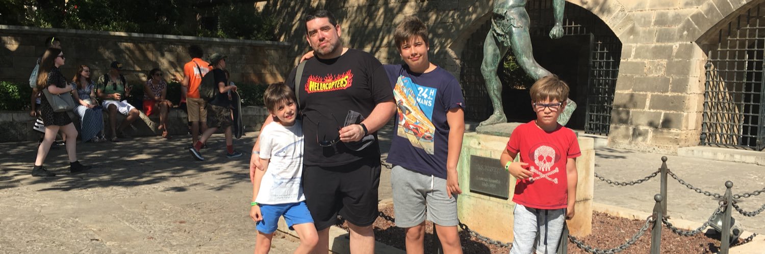 LorenFarinas's profile banner image