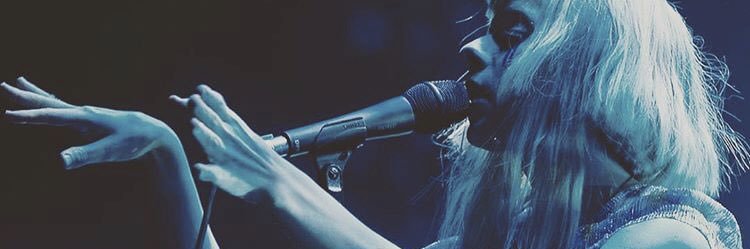 롸 banner