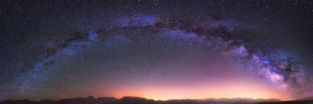 3 goblins em um sobretudo banner