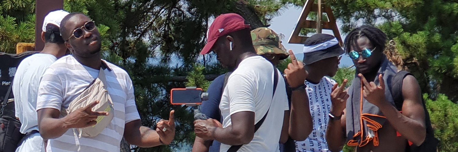 issou001's profile banner image
