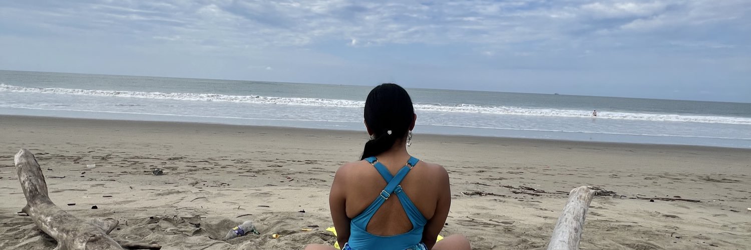 Laura9015's profile banner image