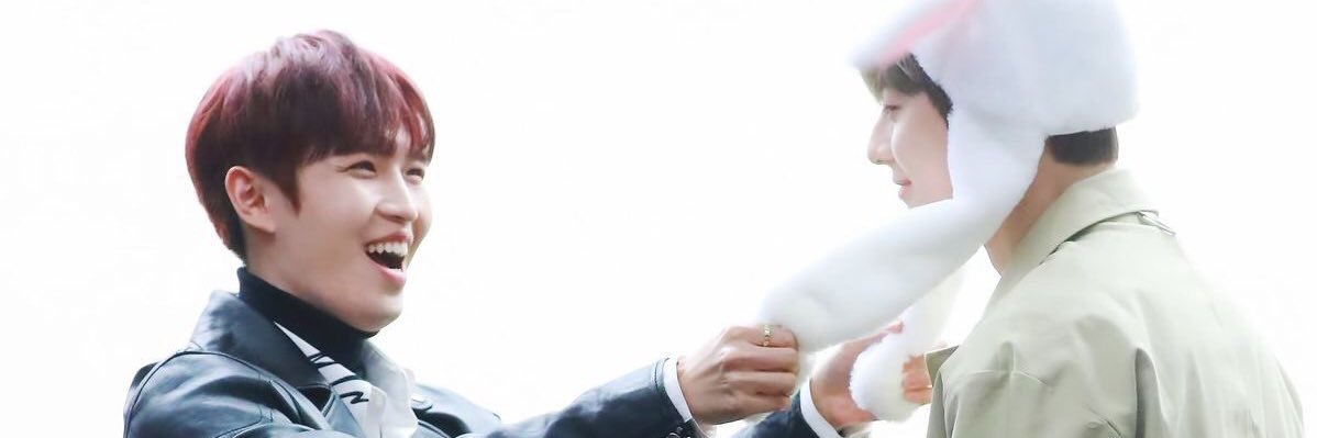 °P banner