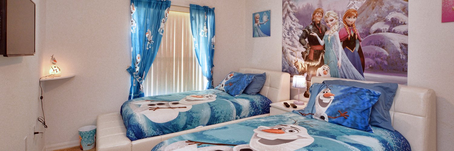 bloomingvillas's profile banner image