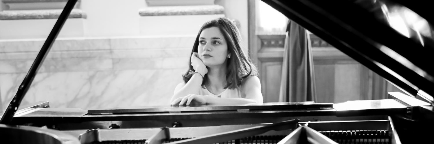 Ana Gabriela Fernández banner