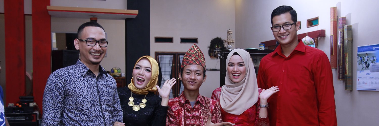 AnggertiAnggie's profile banner image