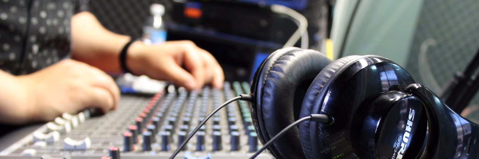 RadioGuzman's profile banner image