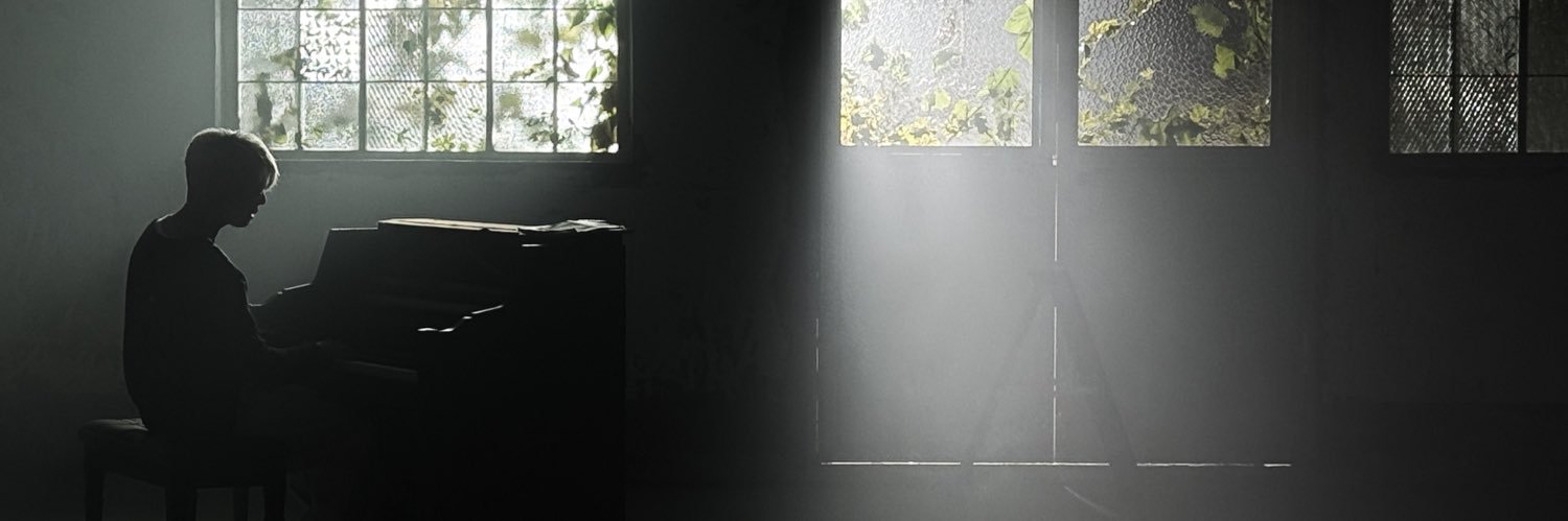 weizfayong's profile banner image
