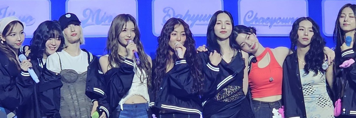 ithinksana's profile banner image