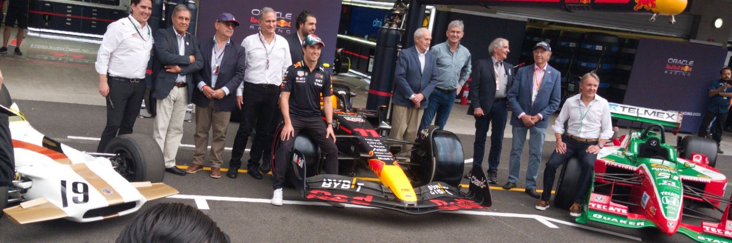 Oscar García banner