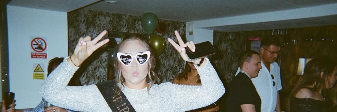 Laura Smith🫧 banner