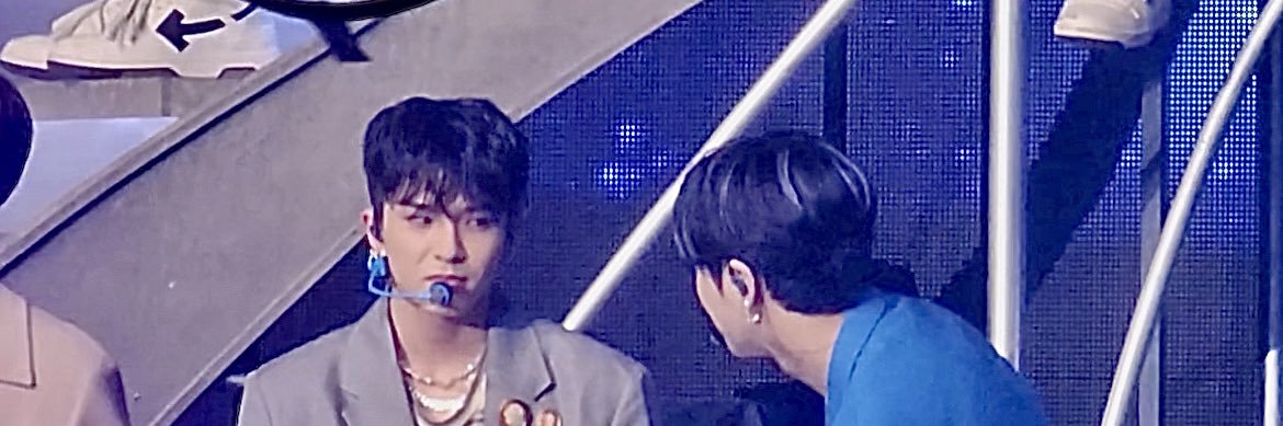 비 banner