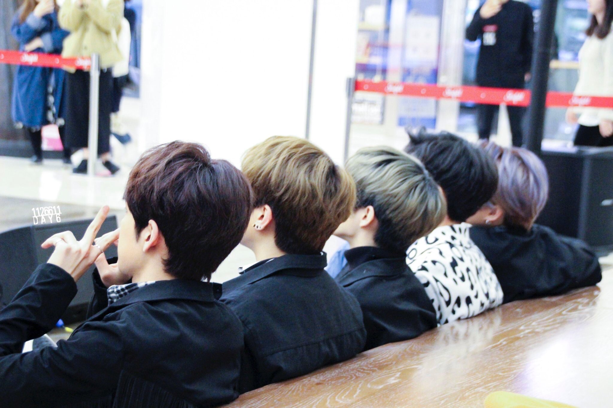 mel 🌙 banner