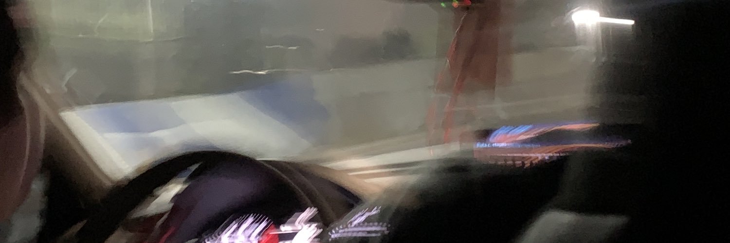 lauraaprez's profile banner image