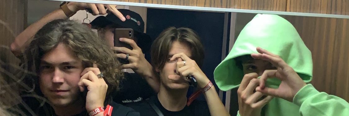 flogglo's profile banner image