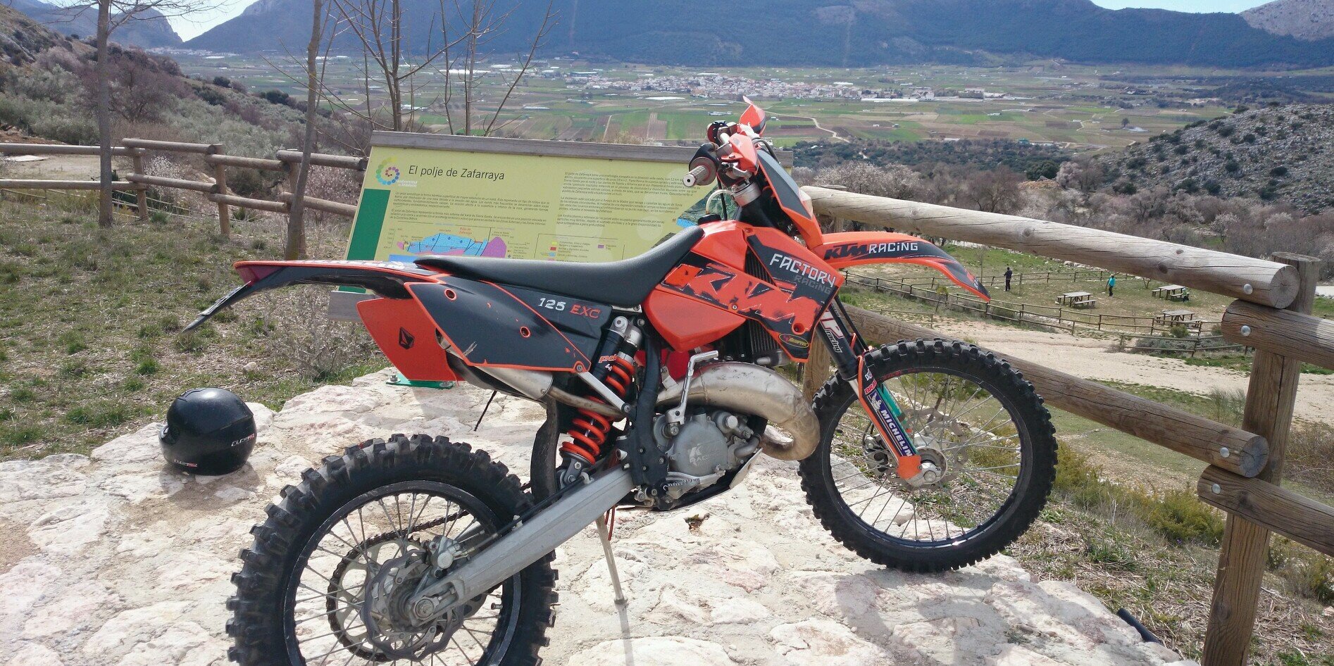 javiplata10's profile banner image