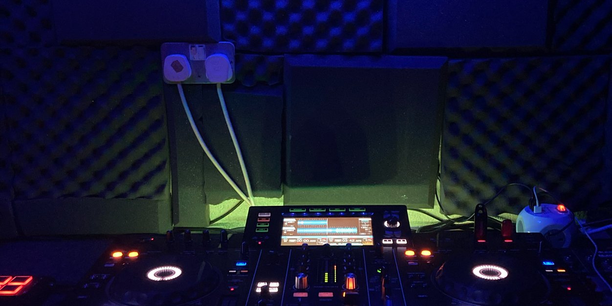 The takeover show banner