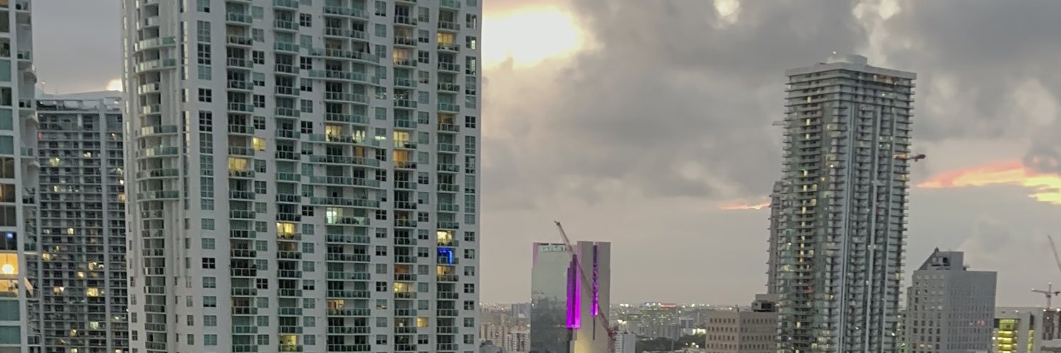 LuizzLuke's profile banner image