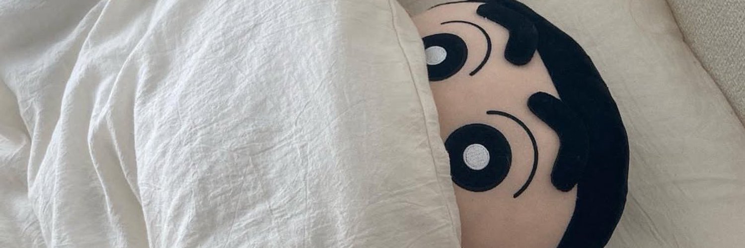 菫程な小さき人に生まれたし banner