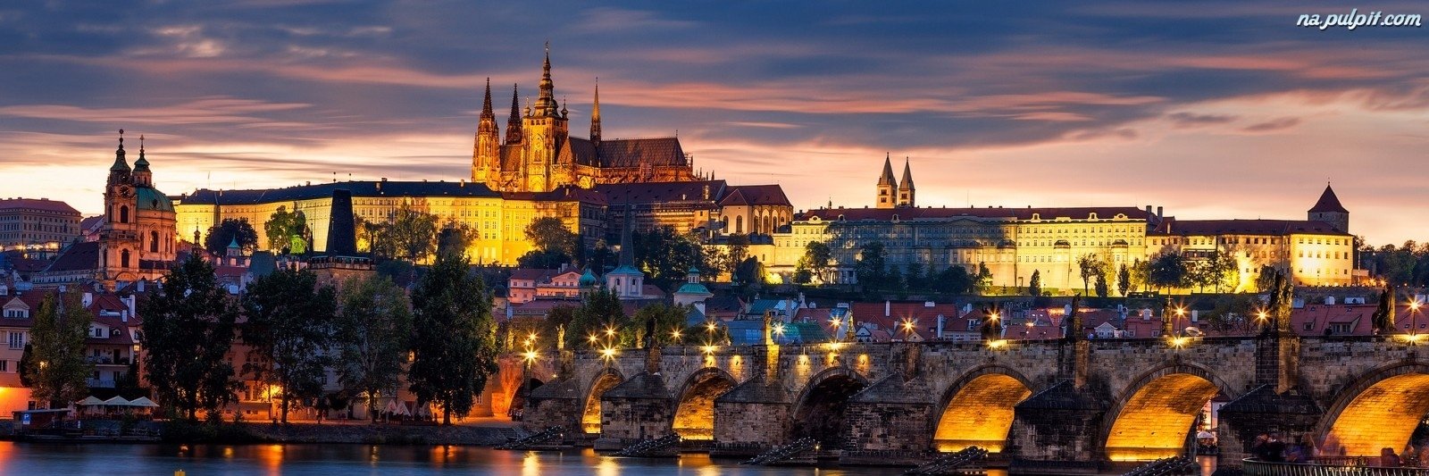 Clara_Begar's profile banner image