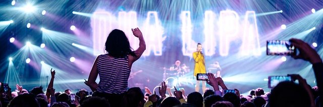 FanPrive's profile banner image