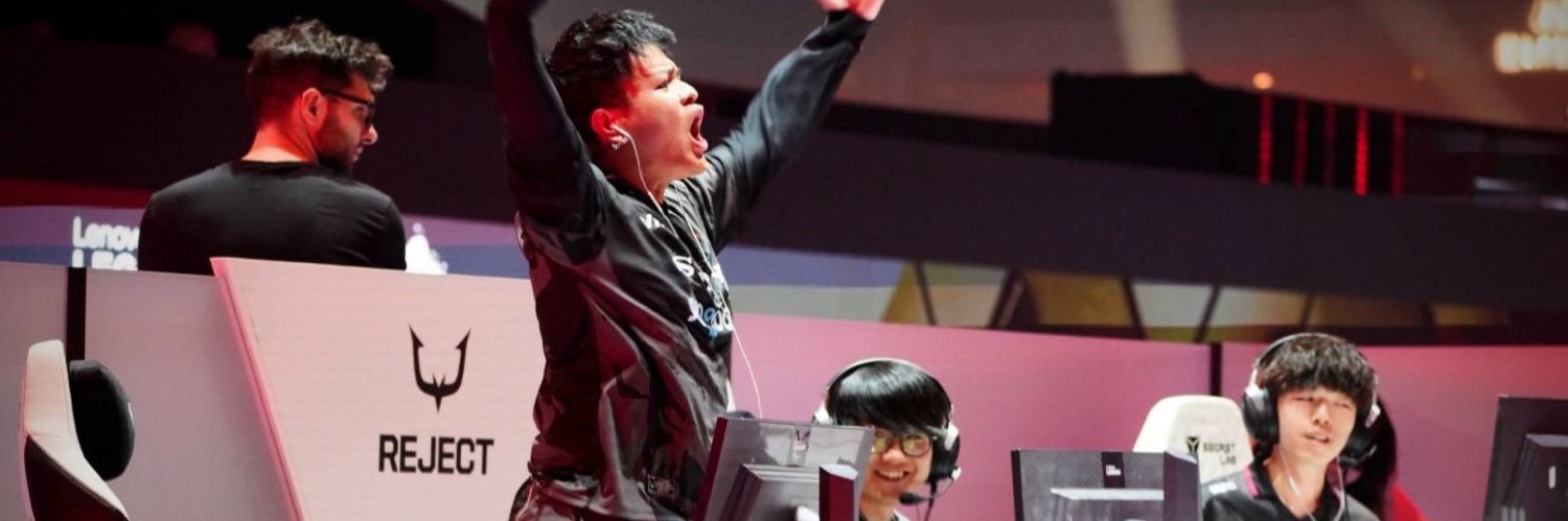 arufhyde's profile banner image