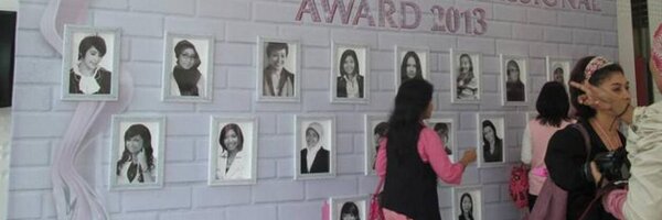 vaniasans Profile Banner