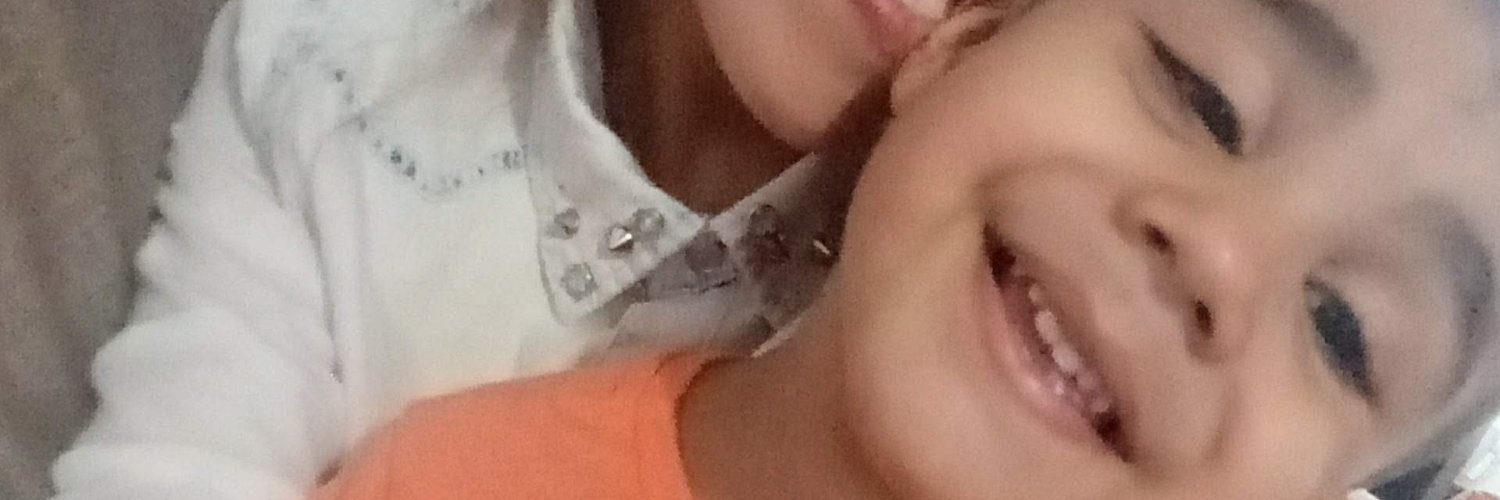 mely_vivanco's profile banner image