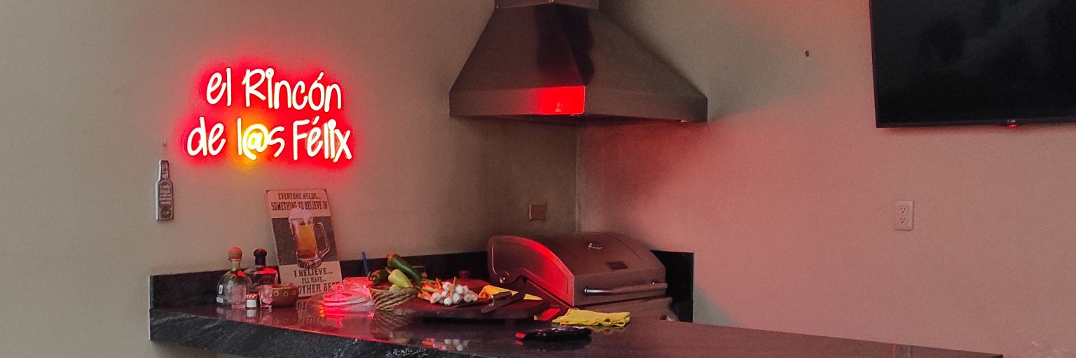 felixisi's profile banner image