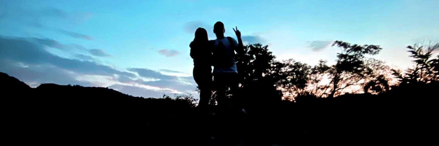 Christinaroms's profile banner image