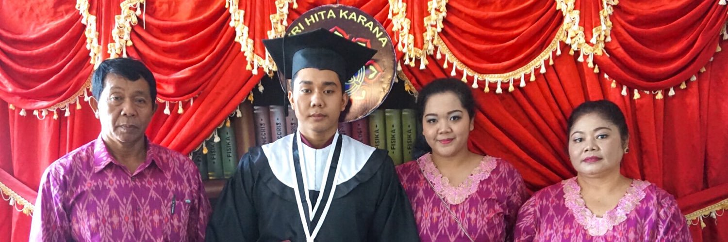 badaiinyong's profile banner image