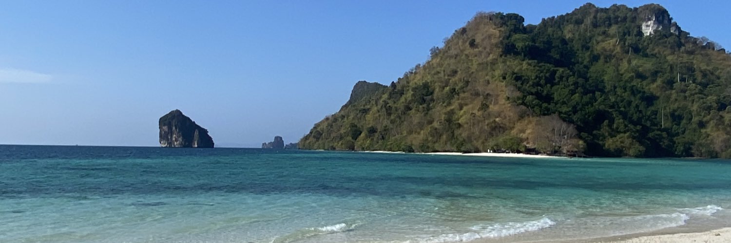 JulieClr's profile banner image